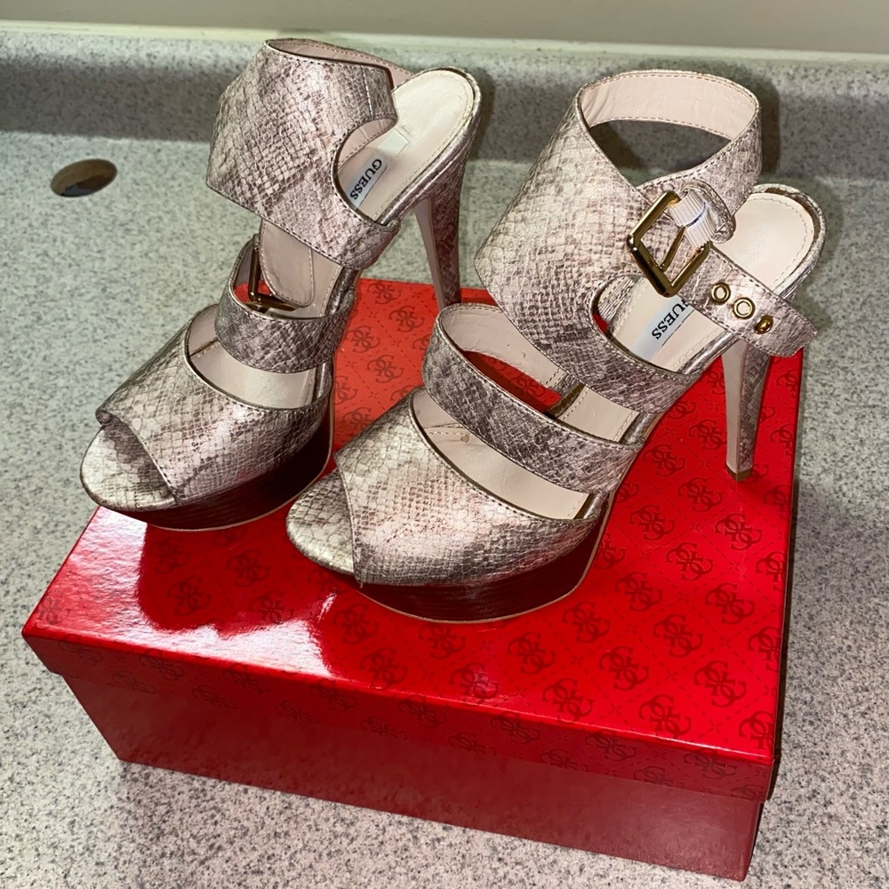 Super cute platforms with a classy sassy look.